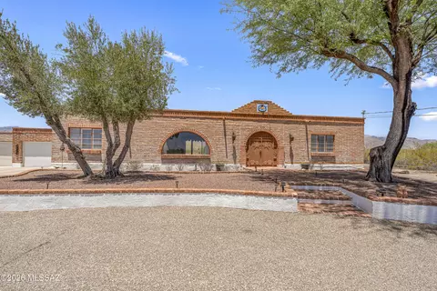 10663 E Fort Lowell Rd, Tucson, AZ 85749
