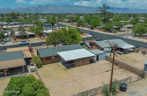 2426 E 20th St, Tucson, AZ 85719 photo 2