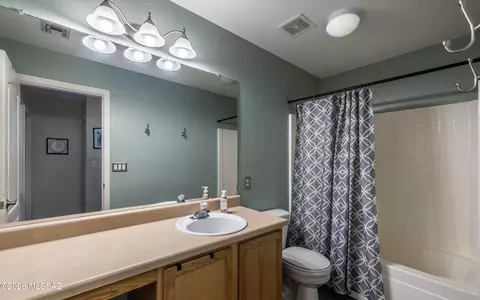 Bath - 10260 E Buffaloberry Loop, Tucson, AZ 85748 photo 7 of 7