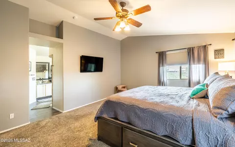Bedroom - 10260 E Buffaloberry Loop, Tucson, AZ 85748 photo 4 of 7