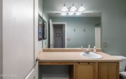 Bath - 10260 E Buffaloberry Loop, Tucson, AZ 85748 photo 6 of 7