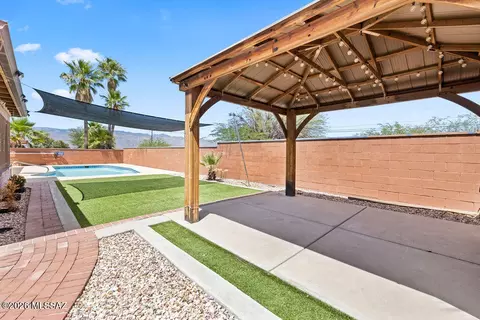 824 N Dusenburg Ave, Tucson, AZ 85748