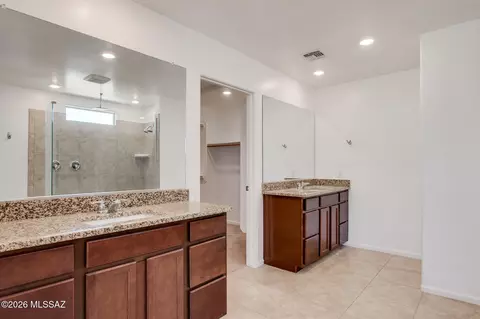 Bath - 12851 E Pantano View Dr, Vail, AZ 85641 photo 4 of 6