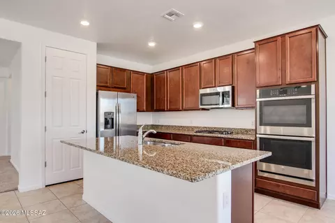 Kitchen - 12851 E Pantano View Dr, Vail, AZ 85641 photo 3 of 6