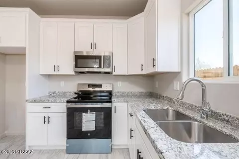 Kitchen - 360 E Aircraft Rd, Tucson, AZ 85706 photo 2 of 4