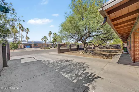 Exterior - 6212 Eli St, Tucson, AZ 85711 photo 1 of 8