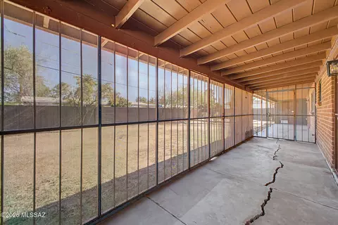 Exterior - 6212 Eli St, Tucson, AZ 85711 photo 5 of 8