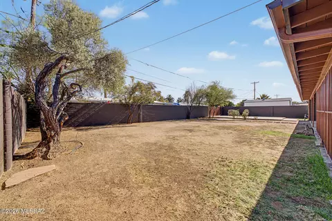Exterior - 6212 Eli St, Tucson, AZ 85711 photo 8 of 8