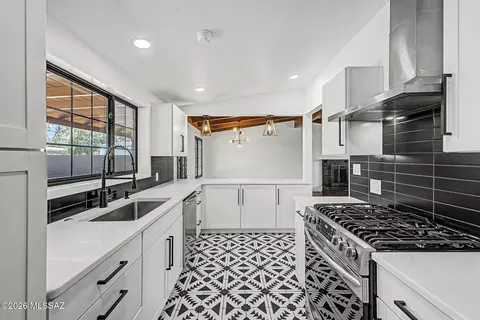 Kitchen - 6212 Eli St, Tucson, AZ 85711 photo 2 of 4