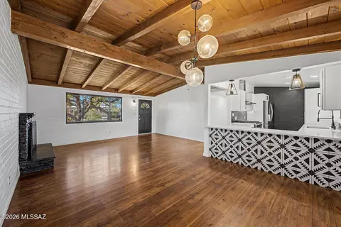 Living - 6212 Eli St, Tucson, AZ 85711 photo 4 of 5