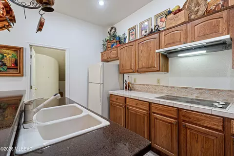 Kitchen - 63675 E Hideaway Ln, Tucson, AZ 85739 photo 5 of 5