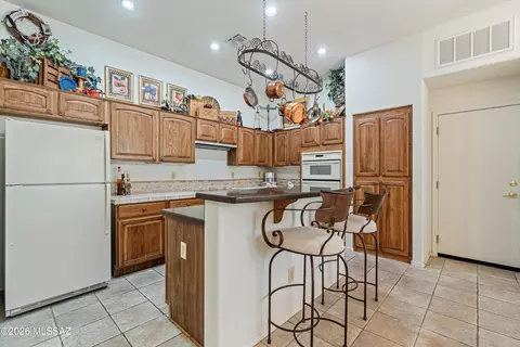 Kitchen - 63675 E Hideaway Ln, Tucson, AZ 85739 photo 2 of 5