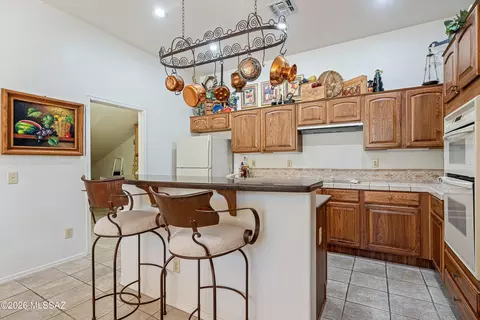 Kitchen - 63675 E Hideaway Ln, Tucson, AZ 85739 photo 4 of 5