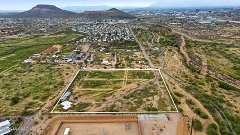 3001 S Cottonwood Ln, Tucson, AZ 85713