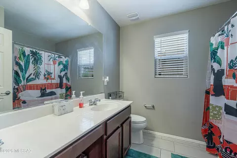 Bath - 7525 E Kinnison Wash Loop, Tucson, AZ 85730 photo 2 of 2