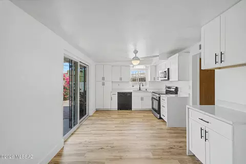 Kitchen - 8109 E 3rd St, Tucson, AZ 85710 photo 3 of 4