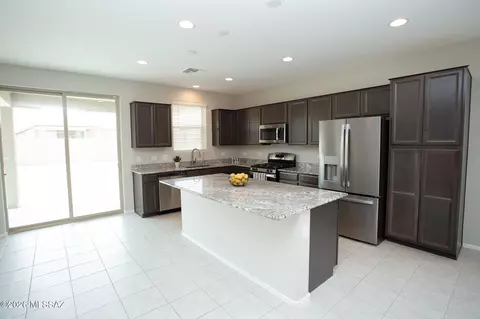 Kitchen - 12071 E Ryscott Cir, Vail, AZ 85641 photo 1 of 5