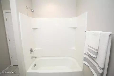 Bath - 12071 E Ryscott Cir, Vail, AZ 85641 photo 6 of 6