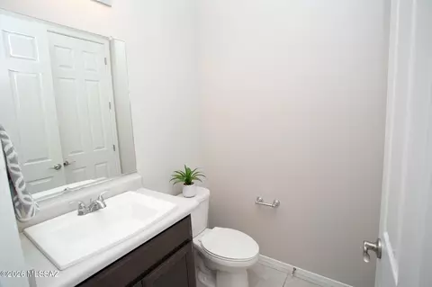 Bath - 12071 E Ryscott Cir, Vail, AZ 85641 photo 1 of 6