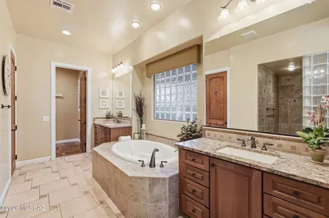 Bath - 66218 E Box Elder Rd, Tucson, AZ 85739 photo 1 of 5