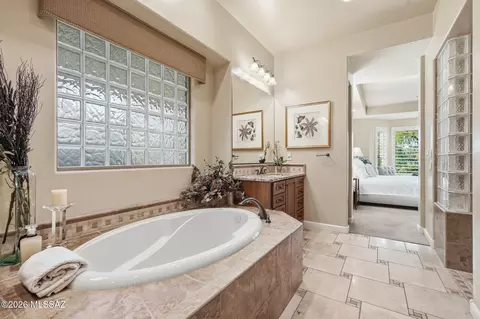 Bath - 66218 E Box Elder Rd, Tucson, AZ 85739 photo 2 of 5