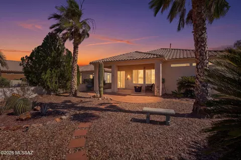 306 W Continental Vista Pl, Green Valley, AZ 85614