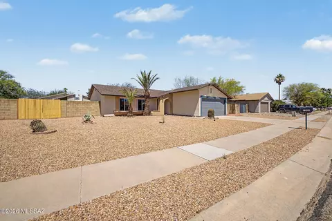 7500 S Via Hermosa, Tucson, AZ 85746