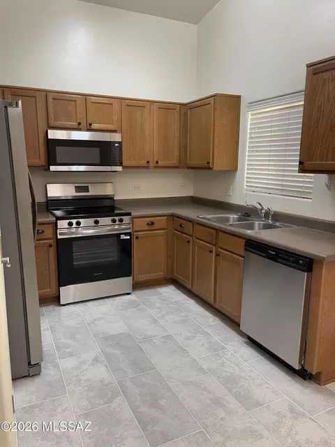 Kitchen - 4167 E Shadow Branch Dr, Tucson, AZ 85756 photo 3 of 3