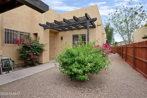 2402 W Drachman St, Tucson, AZ 85745