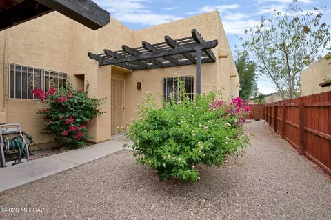 2402 W Drachman St, Tucson, AZ 85745