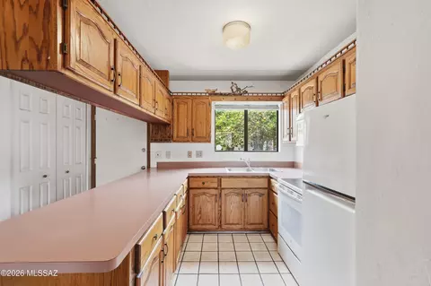Kitchen - 5970 E 2nd St, Tucson, AZ 85711 photo 5 of 7