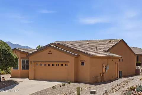 1007 W Tenniel Dr, Green Valley, AZ 85614
