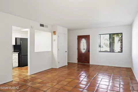 1246 S Camino Seco, Tucson, AZ 85710