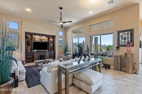 Living - 66233 E Mount Lemmon Ln, Tucson, AZ 85739 photo 2 of 3