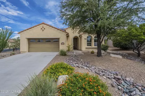732 N Moana Dr, Green Valley, AZ 85614