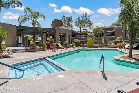 5800 N Kolb Rd #1104, Tucson, AZ 85750