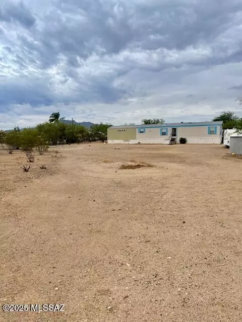 10655 W Anthony Dr, Tucson, AZ 85743