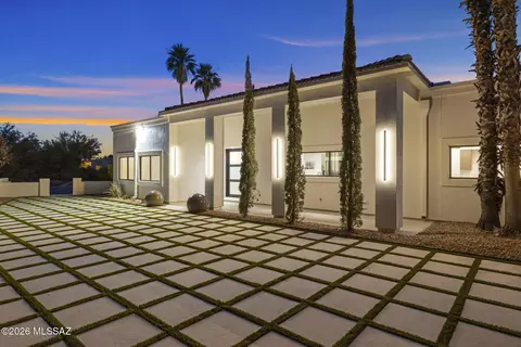 295 W Valle Del Oro Rd, Oro Valley, AZ 85737