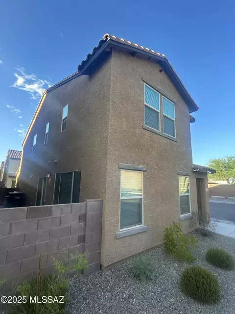 1126 E Descent St, Tucson, AZ 85719
