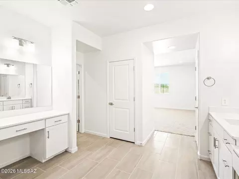 1543 E Cattle Graze Loop, Sahuarita, AZ 85629