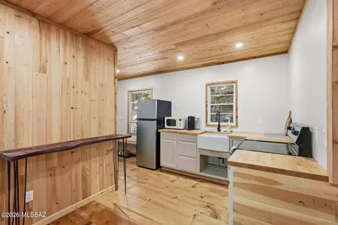 Kitchen - 10982 E Wren Ln, Mount Lemmon, AZ 85619 photo 3 of 5