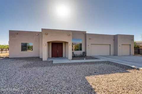 9094 S Lanai Ln, Vail, AZ 85641