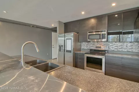 1001 E 17th St #114, Tucson, AZ 85719