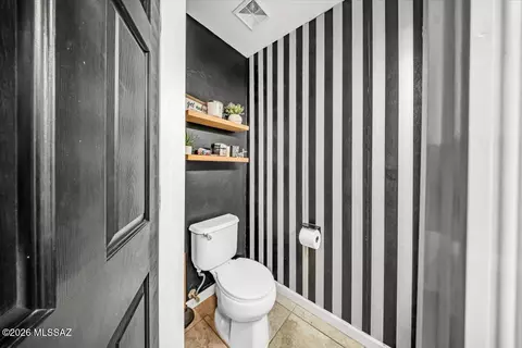 Bath - 10652 S Silverbluff Dr, Vail, AZ 85641 photo 1 of 5