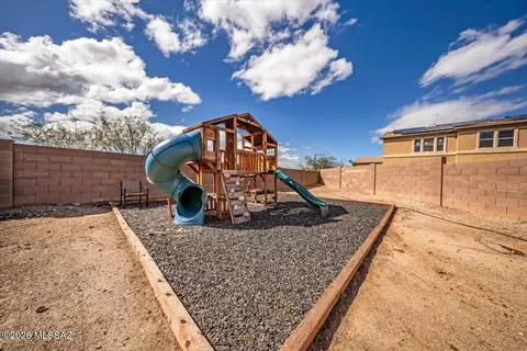 Exterior - 10652 S Silverbluff Dr, Vail, AZ 85641 photo 4 of 9