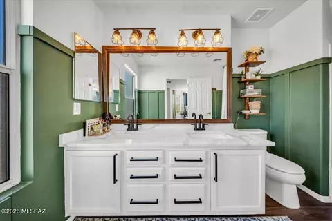 Bath - 10652 S Silverbluff Dr, Vail, AZ 85641 photo 5 of 5