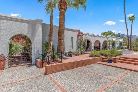 932 W San Martin Dr, Tucson, AZ 85704