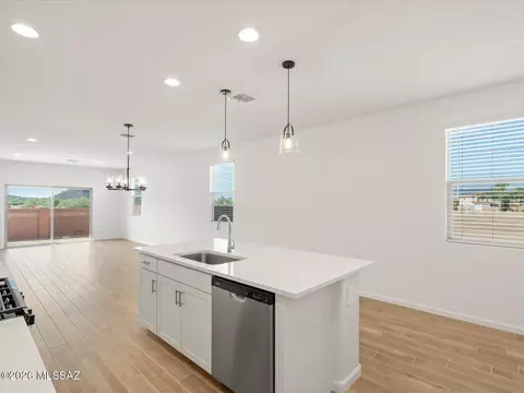 9771 N Solstice Ave, Tucson, AZ 85743