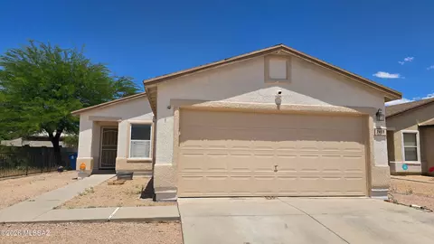 7455 S Nevil Dr, Tucson, AZ 85746