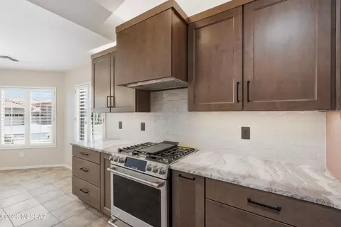 Kitchen - 37814 S Boulder Wind Dr, Tucson, AZ 85739 photo 3 of 5